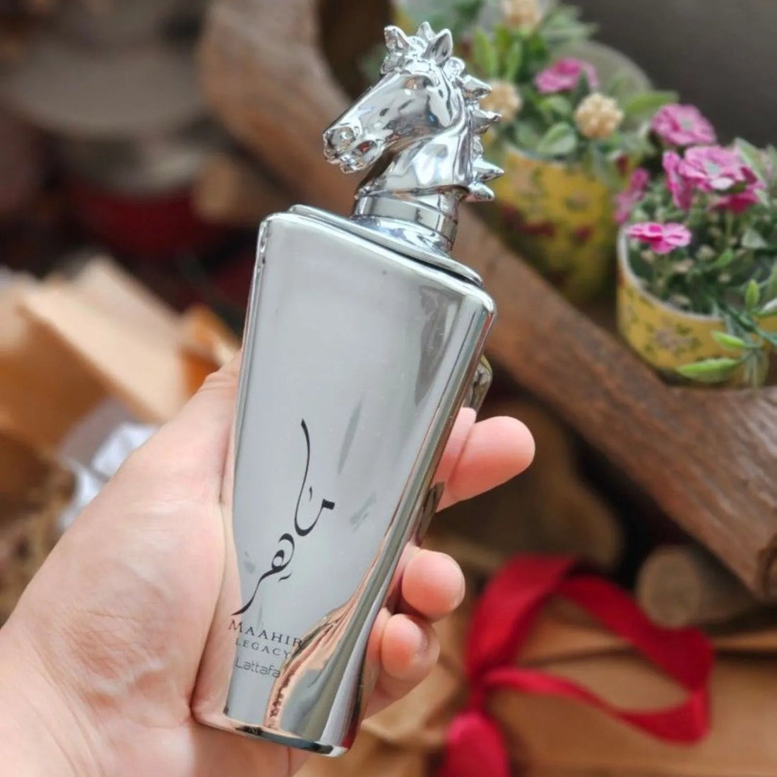 Masculine fragrance with citrus and spice